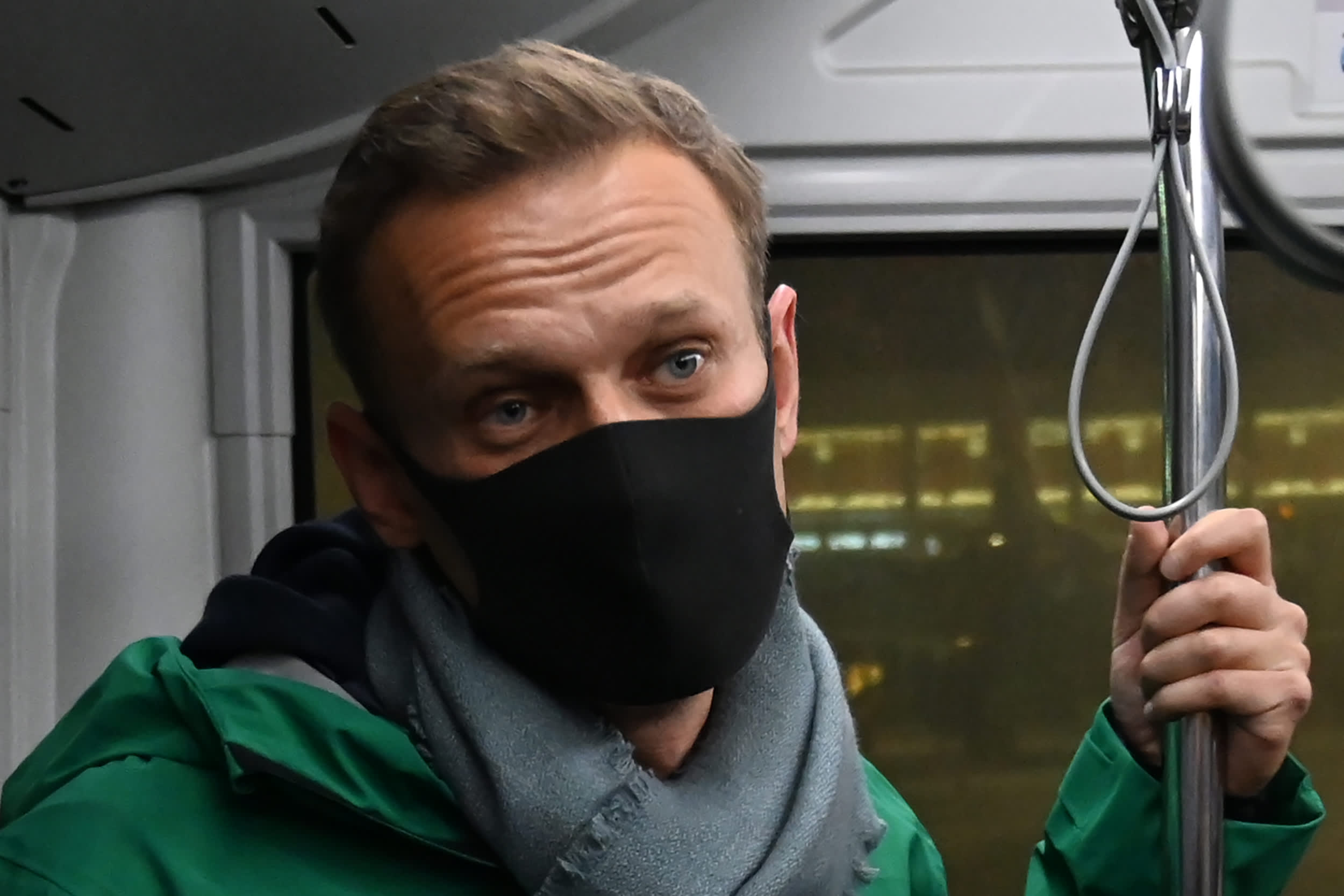Navalny was held in Russia for 30 days;  Kremlin critic urges supporters to 'take to the streets'