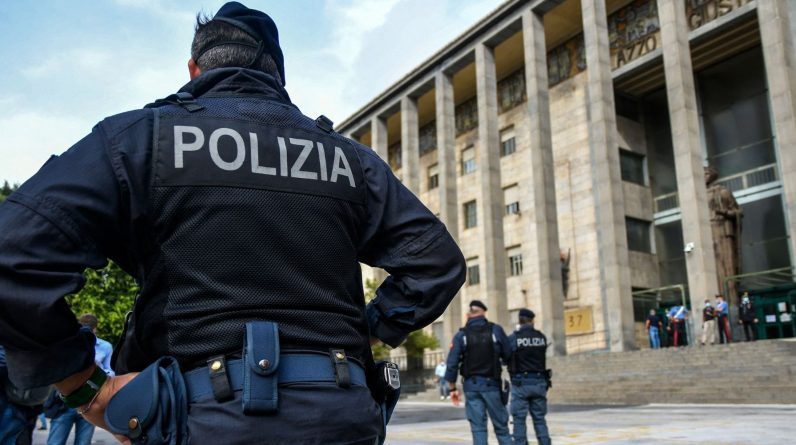 Um chef da Casa Nostra é preso em fuga ao retornar à Sicília