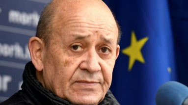 Jean-Yves Le Drian confirma que o Cartão de Saúde Europeu estará disponível a 1 de julho