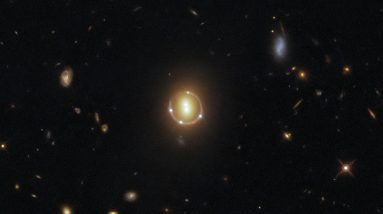 Hubble captura o ‘anel de Einstein’