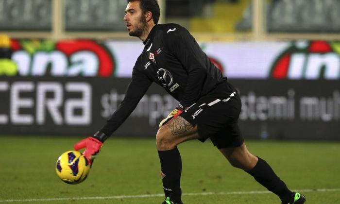 Emiliano Viviano, goleiro do Arsenal, por empréstimo, um gol da Sampdoria