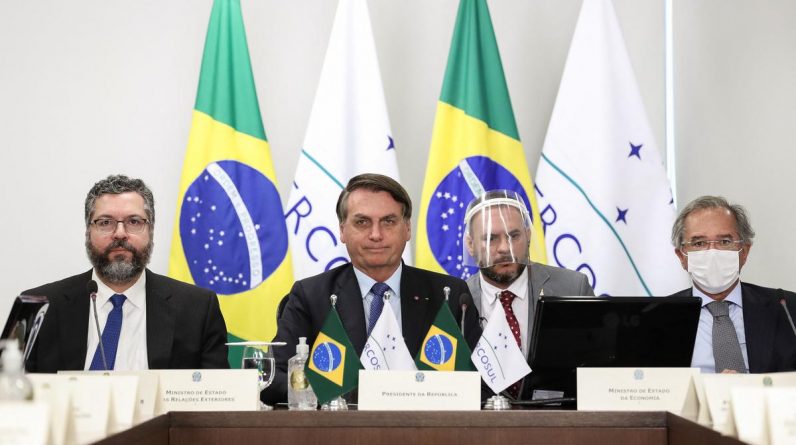21 cientistas rejeitam medalhas por rivalidade com Bolsonaro