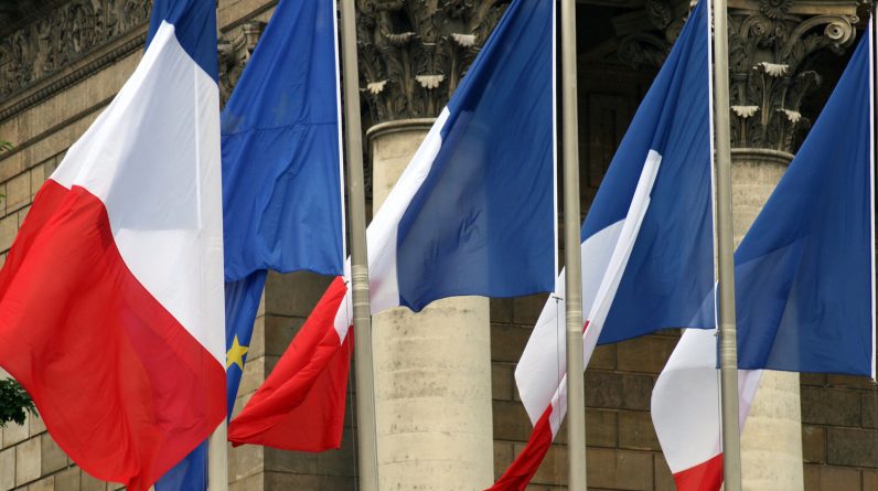 A França mantém o controle da France.com