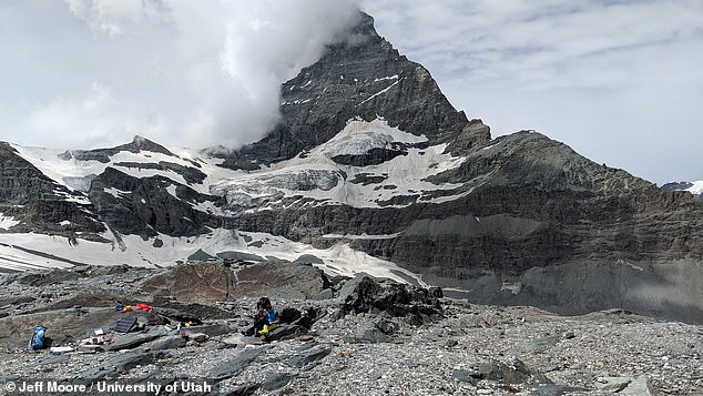 O edifício aparentemente inabalável do Matterhorn (na foto) - um dos picos mais altos dos Alpes - na verdade se move para frente e para trás a cada dois segundos