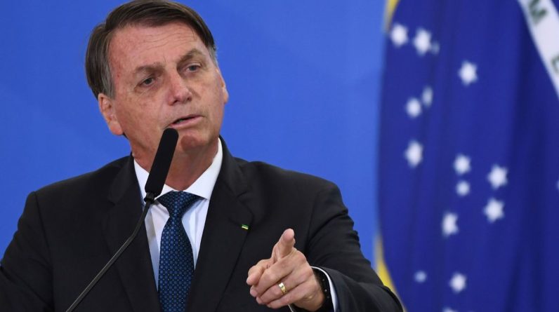 Presidente Bolsonaro declara falência Brasil, culpa mídia
