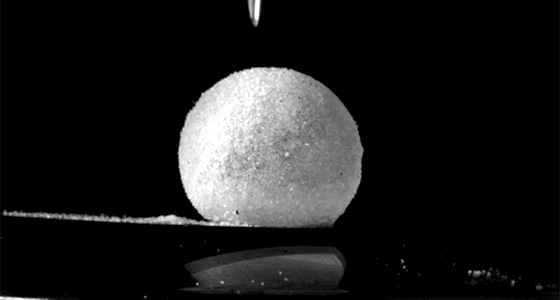 The shell of a water/glycerol gas marble (bubble) remains liquid and spherical even after 101 days, and it reacts as a liquid film when punctured. These human-made bubbles could be used to create stable foams.