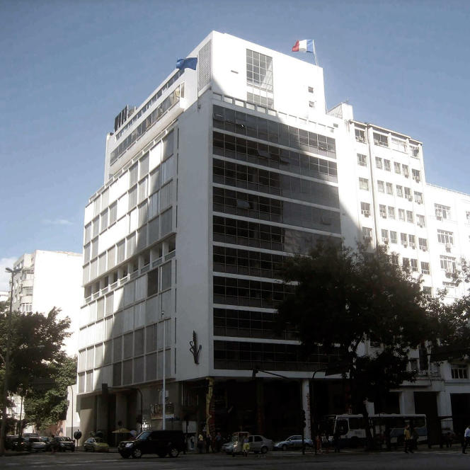 La Maison de France, obra modernista de Auguste Rendo e Jacques Bellon, concluída em 1956, no Rio de Janeiro, Brasil.