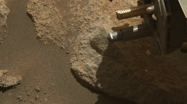 Veja o rover Perseverance em Marte cuspir uma pedra presa depois de engasgar com um espécime
