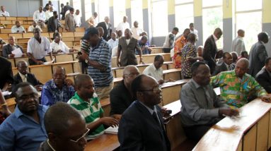 mediacongo.net - Notícias - Matata Ponyo: Alguns professores da RDC "não sabem aplicar a teoria que ensinam na universidade"[Tribune]