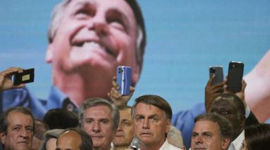 Jair Bolsonaro evoca 'batalha entre o bem e o mal'