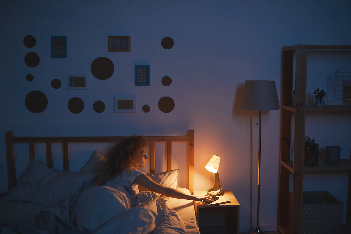 Dormir com a luz acesa pode ser ruim para você
