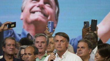 Jair Bolsonaro demoniza seu "inimigo" Lula antes das eleições presidenciais no Brasil - rts.ch