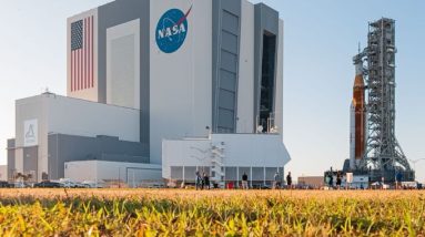 NASA recua de seu enorme foguete depois de não completar o teste de contagem regressiva