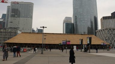 La Défense: um pavilhão de bambu que desafia as torres do distrito comercial