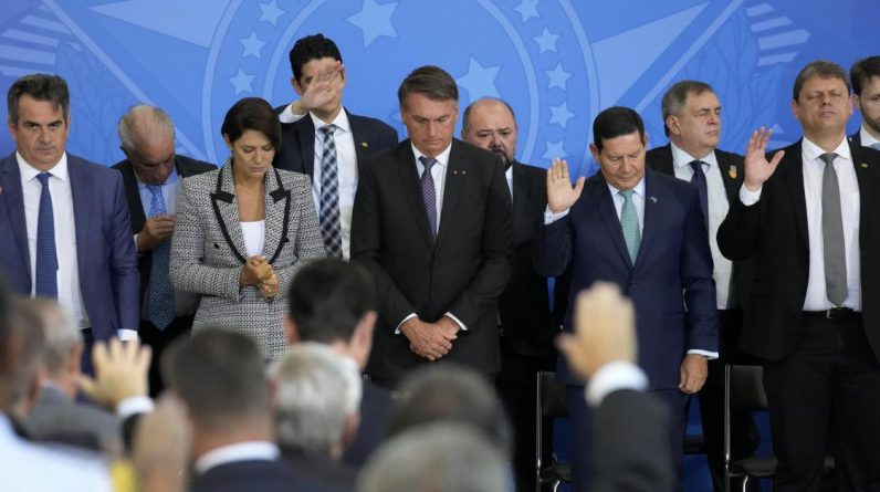 Uma grande reforma ministerial no Brasil seis meses antes das eleições
