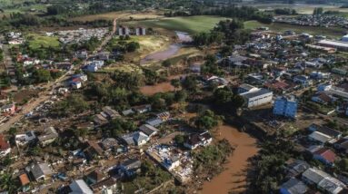 Des bâtiments détruits par les inondations causées par un cyclone extratropical meurtrier à Roca Sales, État de Rio Grande do Sul, Brésil, le mercredi 6 septembre 2023.