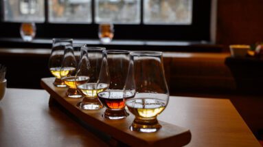 Les distilleries québécoises ont l’occasion de développer de nouvelles relations d’affaires avec plusieurs acheteurs internationaux de passage au Québec, du 17 au 20 septembre, dans le cadre de l’événement Vinexpo Explorer. Photo : Shutterstock