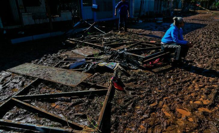 Furacão no sul do Brasil deixa pelo menos 31 mortos e mais chuvas são esperadas
