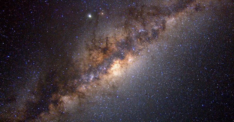 Nossa galáxia pode ter metade do peso que pensávamos