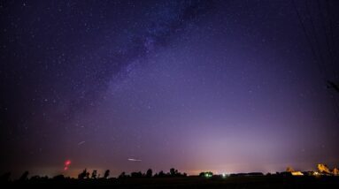 A chuva de meteoros Draconídeos atinge seu pico neste fim de semana.  Veja como ver