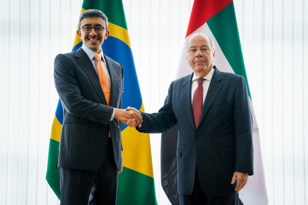 Agência de Notícias dos Emirados - Ministro das Relações Exteriores dos Emirados Árabes Unidos discute cooperação estratégica com seu homólogo brasileiro