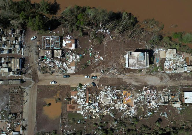 Casas destruídas após fortes chuvas em Mokum, Rio Grande do Sul, Brasil, 6 de setembro de 2023.