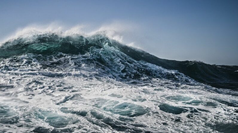 Cientistas descobrem uma gigantesca massa de água tropical no meio do Oceano Atlântico