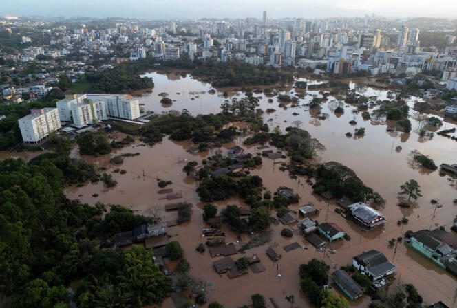 Inundações após passagem do furacão, em Lajedo, Rio Grande do Sul, Brasil, 6 de setembro de 2023.