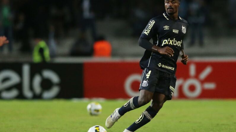 Santos (Brasil) rescinde contrato de um de seus jogadores após escândalo de manipulação de resultados