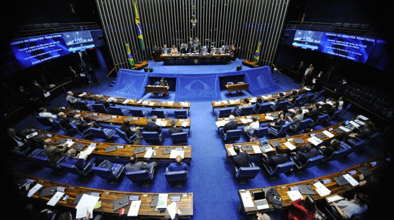 Senado brasileiro aprova projeto de “marco temporal” que limita o reconhecimento de terras indígenas