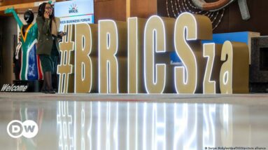 Países do BRICS conversam em Joanesburgo sobre economia e expansão - DW - 22/08/2023