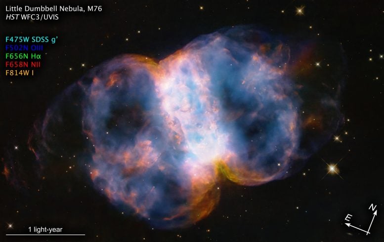 A Nebulosa do Haltere Pequeno (M76) está anotada