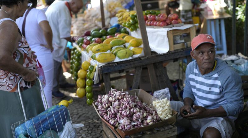 Brasil: Inflação em um ano cai para menos de 4%