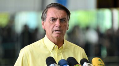 Ex-presidente Jair Bolsonaro absolvido em caso ligado à sua campanha eleitoral