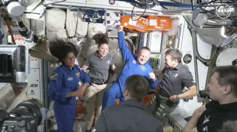 Por que a chegada dos astronautas da NASA à estação espacial foi adiada após o lançamento do Boeing Starliner?