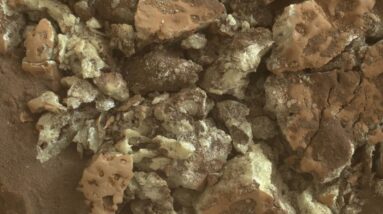 O rover Curiosity da NASA descobriu acidentalmente cristais de enxofre puro em Marte