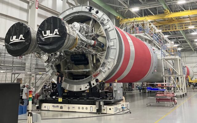 Dois motores BE-4 foram instalados no terceiro foguete Vulcan da ULA, que está programado para ser lançado antes do final do ano em uma missão para a Força Espacial dos EUA.