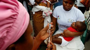 Vacina R21: Crianças na Costa do Marfim recebem as primeiras doses de uma nova vacina contra a malária, uma grande conquista