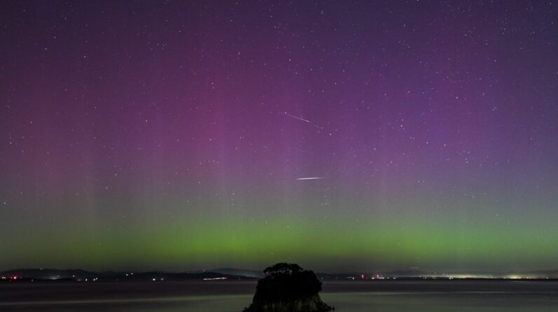 A aurora boreal pode se juntar aos meteoros Perseidas esta semana, quando um alerta de tempestade geomagnética for emitido